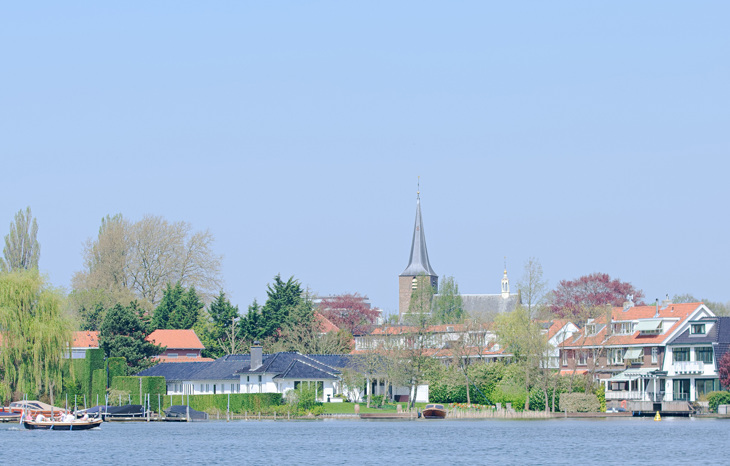 3. De Hillegondakerk In Hillegersberg Staat Op Een Donk En Steekt Daardoor Uit.