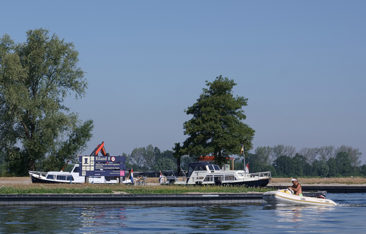 2. De Zandeilanden 1 Tot En Met 12 Bieden De Waterrecreant Alles Wat Die Zou Kunnen Wensen