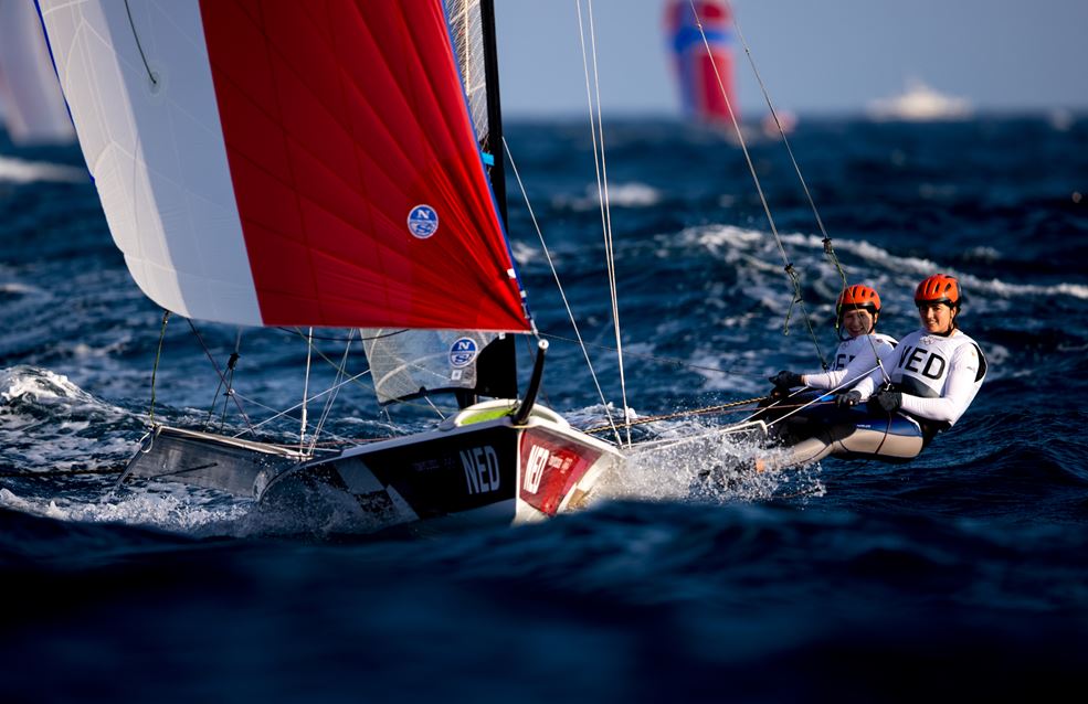 Bekkering / Duetz met veel wind (foto: World Sailing / Sailing Energy)