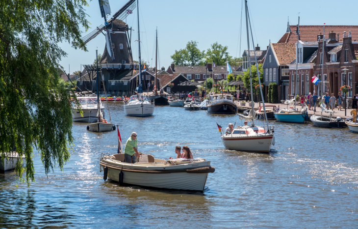 sloep / motorboot - c. Shutterstock