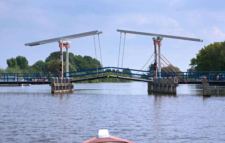 6. Dubbele Fietsbrug Bij Park Zomerlust