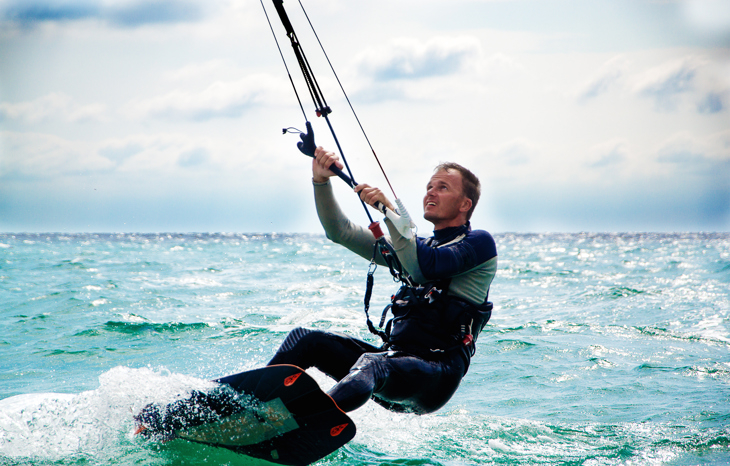 Kitesurfen c. Shutterstock