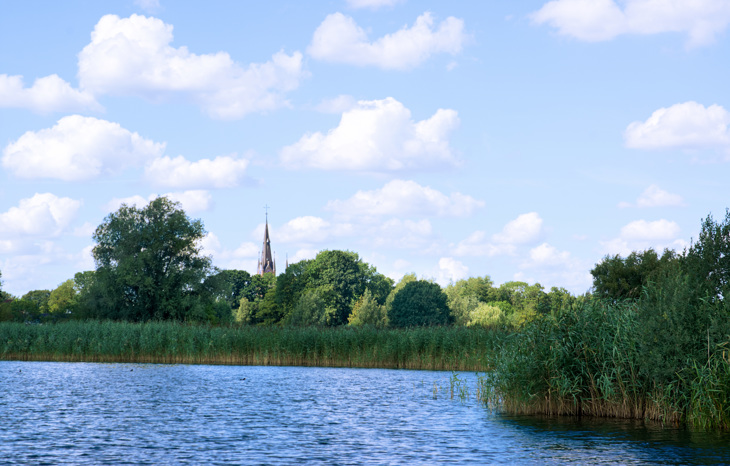 4. De Toren Van De OLV Hemelvaartkerk Van Nederhorst Den Berg Dient Als Oriëntatiepunt