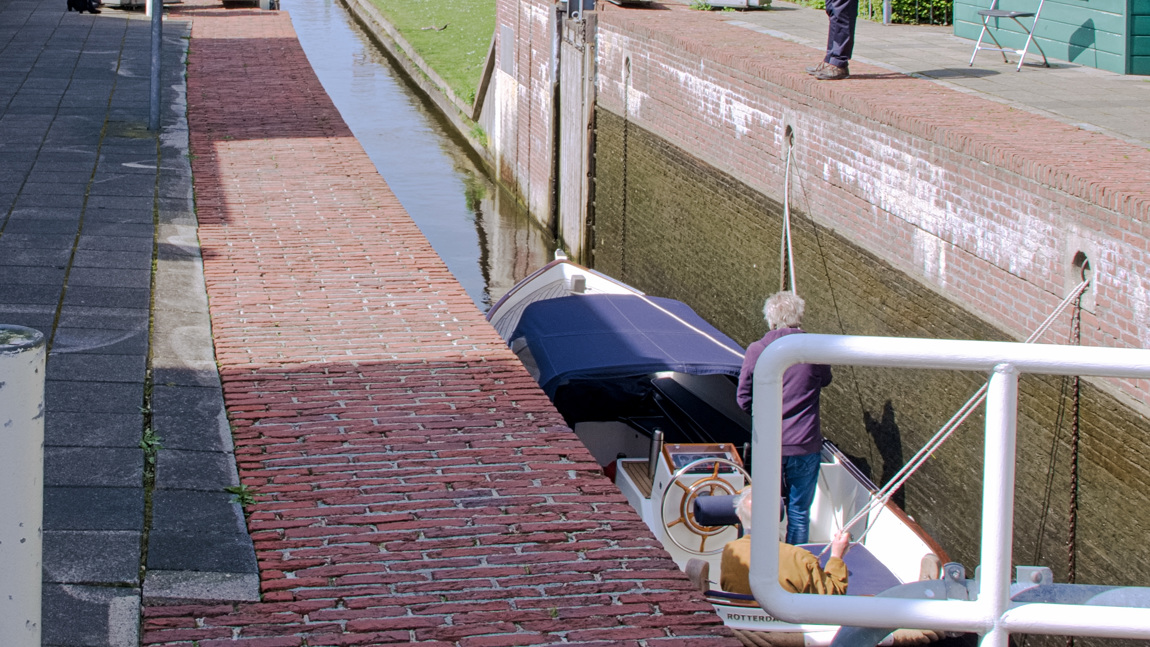 2. De kleine Berg en Broekse Verlaat si de bottleneck van en naar de plassen.